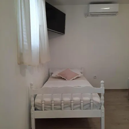 Studio Apartman Mare Trogir Exterior photo