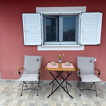 Studio Apartman Mare Trogir Exterior photo